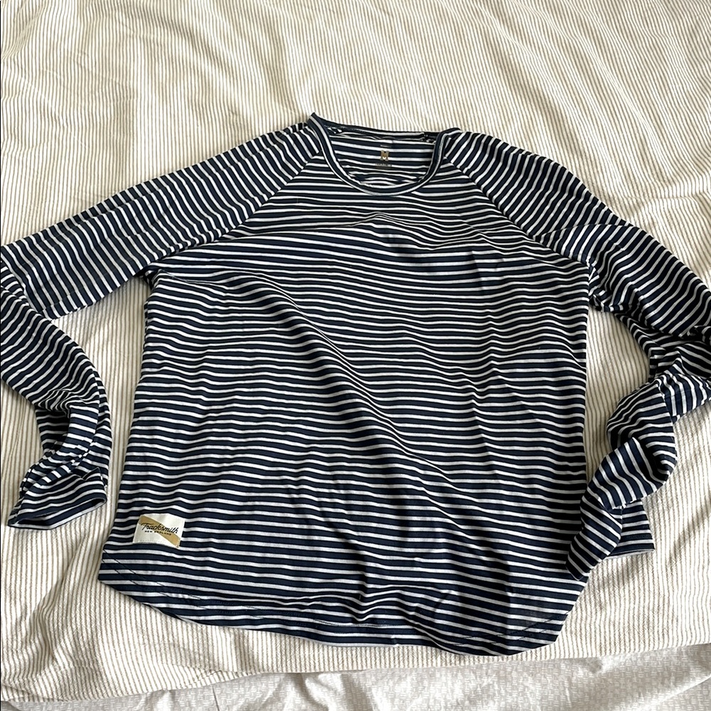 Tracksmith Horizon long sleeve tee striped - size M
